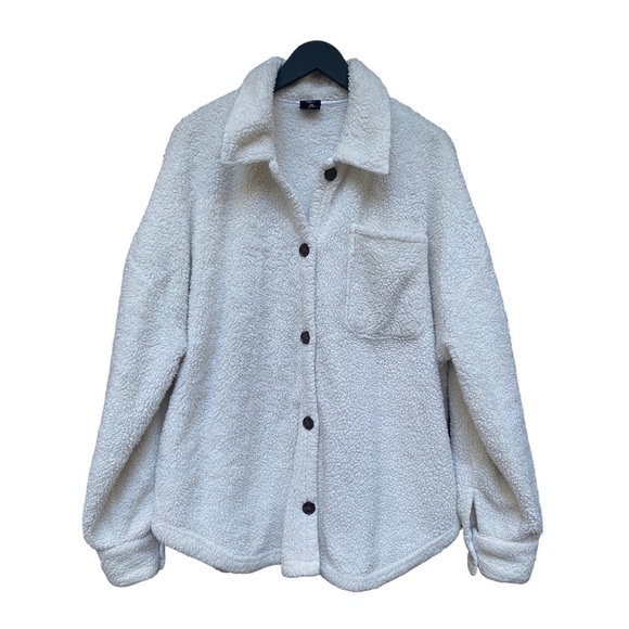 Pac Sun Unisex Faux Fur White Shacket I Size: M/L - Picture 3 of 14